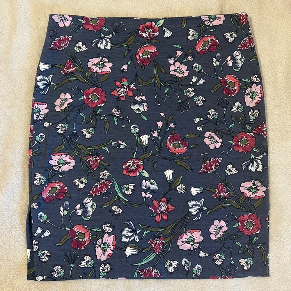 Loft Floral Pencil Skirt Blue/Gray w/Pink Flowers